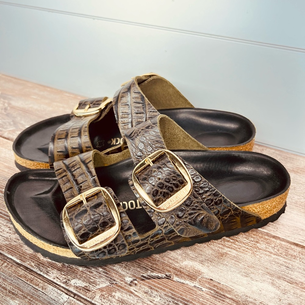 Birkenstock- “Arizona Big Buckle” Embossed Leather Size 38